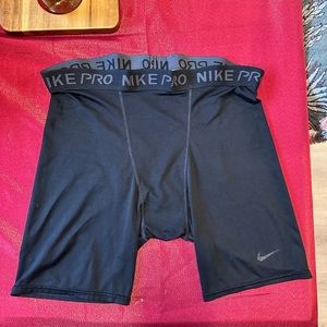 Men’s Nike pro